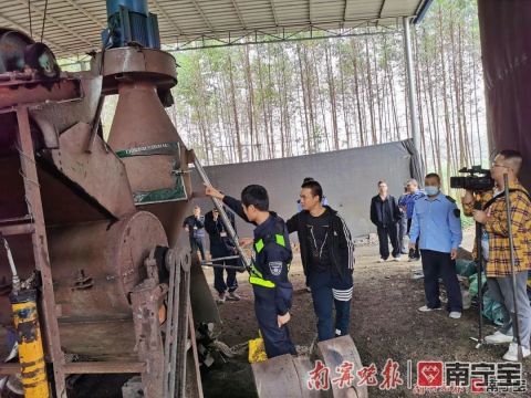 南寧一泥炭土加工廠廢料污染引爭議，執(zhí)法部門稱對作物與土壤無害